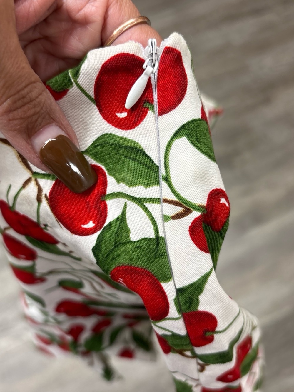 Pinup- High Waisted White w Cherry-Print Shorts - Picture 5 of 6